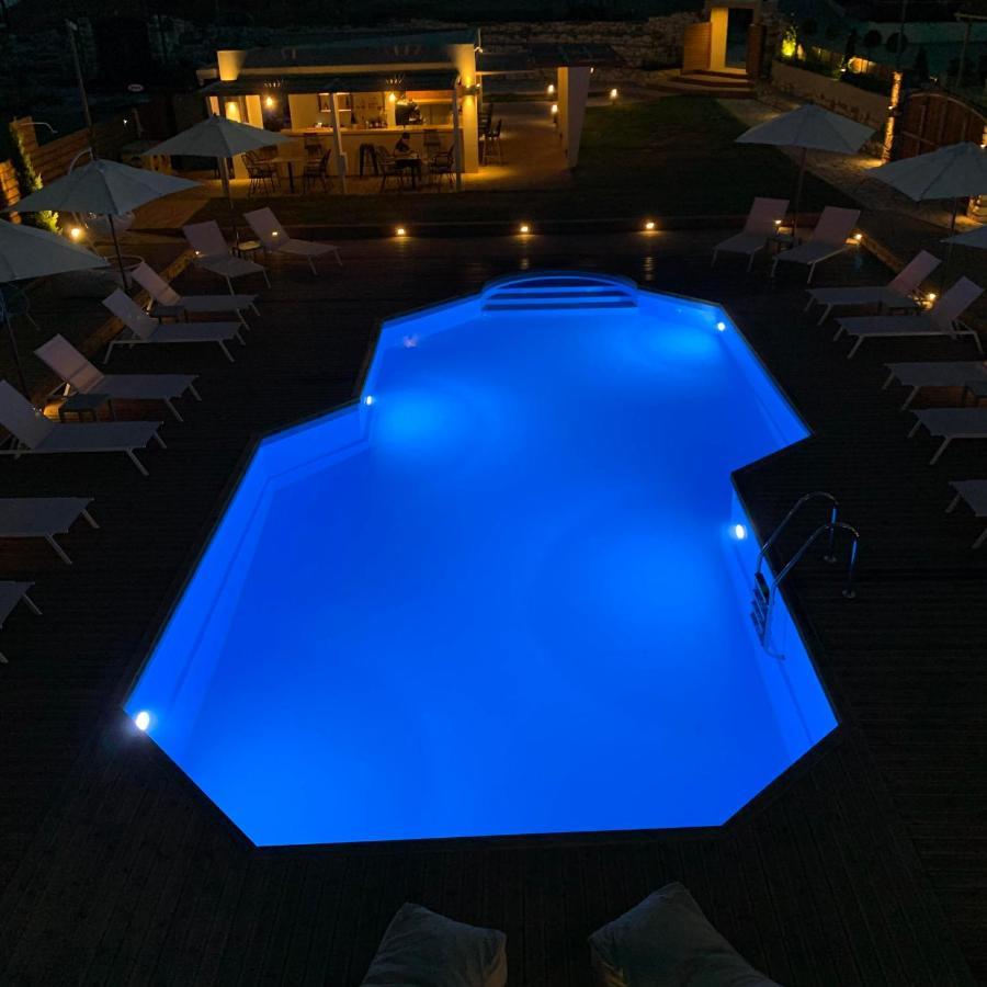 Nuevo Vista Bed & Breakfast Kavos Bagian luar foto