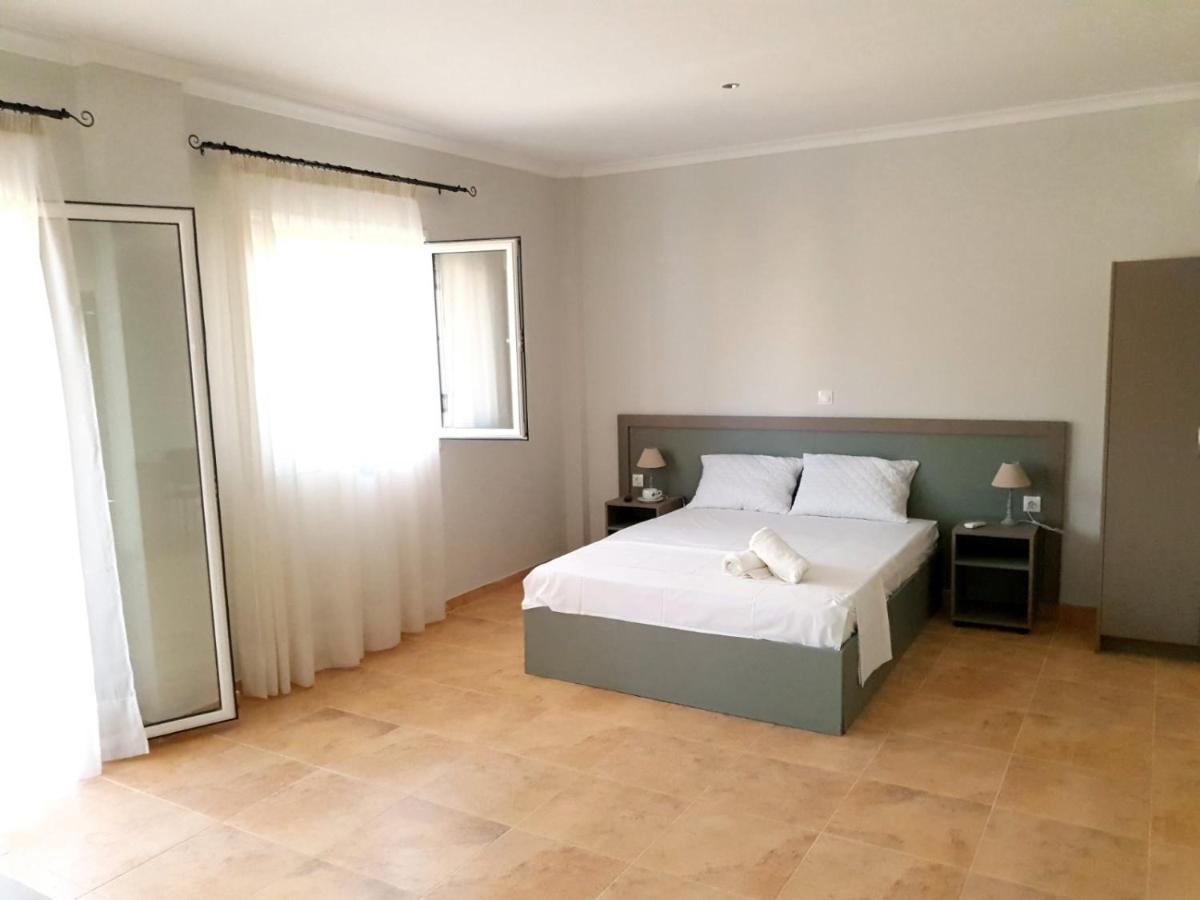 Nuevo Vista Bed & Breakfast Kavos Bagian luar foto